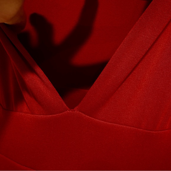 Brand new! CARILYN VAILE Deep Red Holiday Evening Dress by Stretch Sexy Size S - Picture 16 of 16